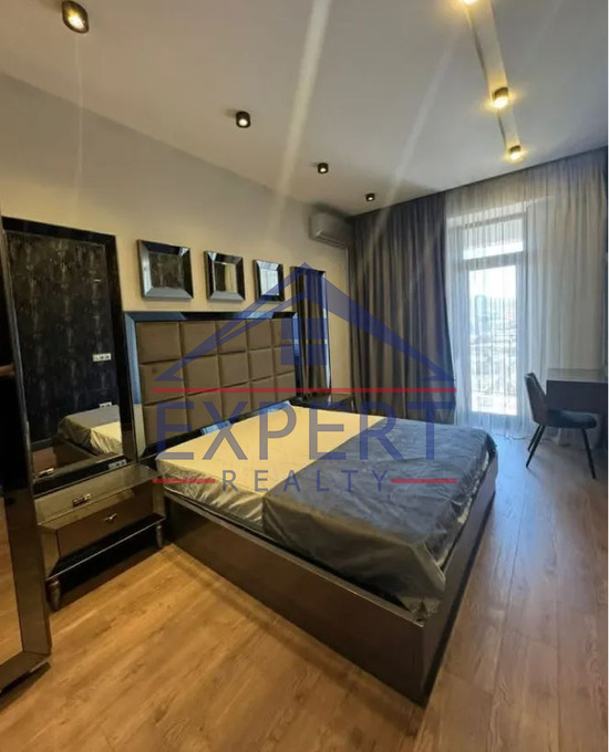 ԿԵՆՏՐՈՆ, ՄԱՇՏՈՑԻ ՊՈՂՈՏԱ, 3 ՍԵՆՅԱԿ