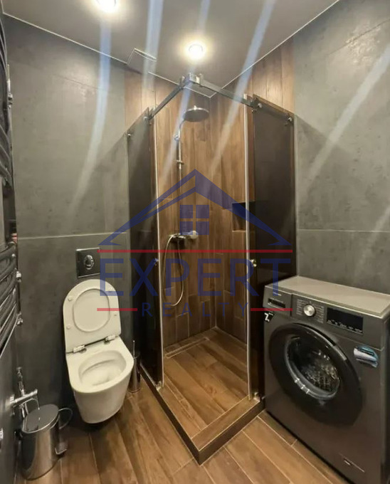 ԿԵՆՏՐՈՆ, ՄԱՇՏՈՑԻ ՊՈՂՈՏԱ, 3 ՍԵՆՅԱԿ