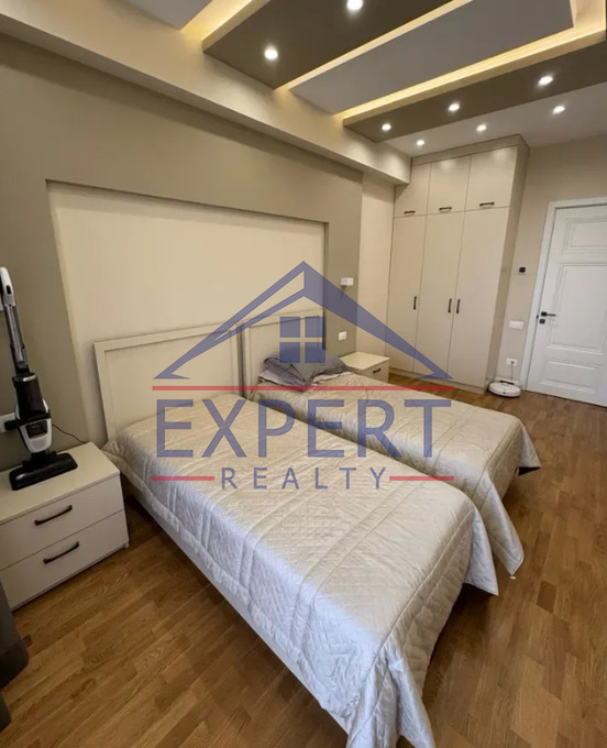 ԿԵՆՏՐՈՆ, ԲՈՒԶԱՆԴԻ ՓՈՂՈՑ, 3 ՍԵՆՅԱԿ