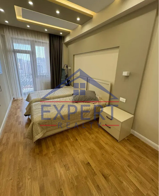 ԿԵՆՏՐՈՆ, ԲՈՒԶԱՆԴԻ ՓՈՂՈՑ, 3 ՍԵՆՅԱԿ