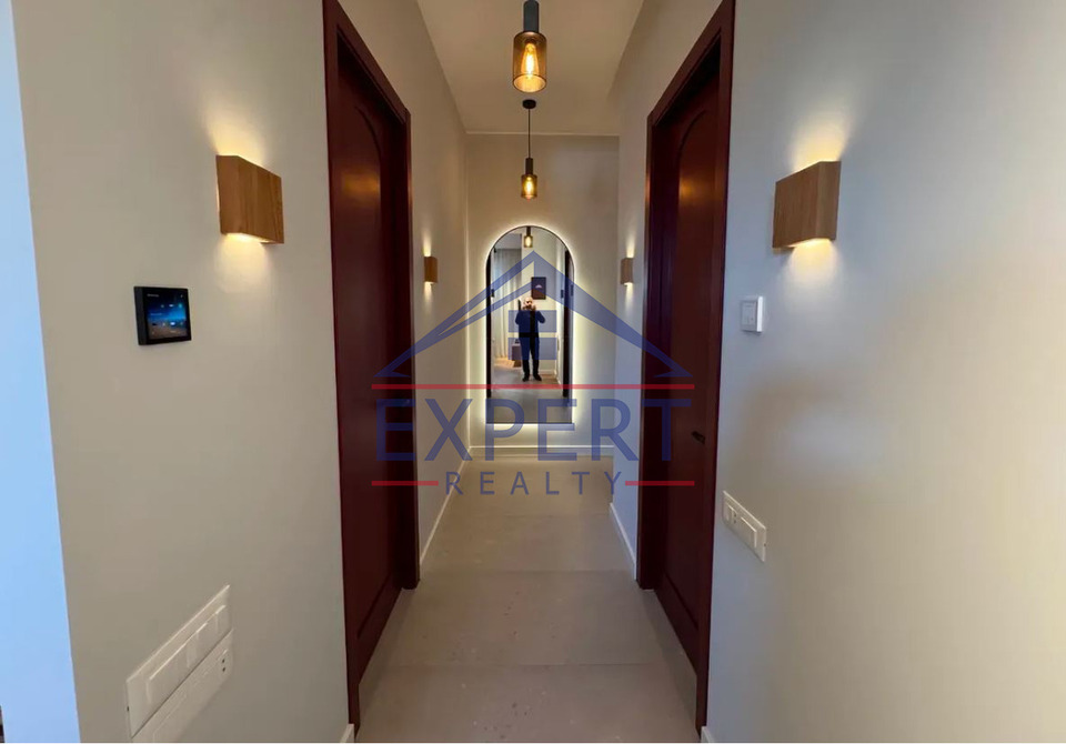 ԿԵՆՏՐՈՆ, ՎԵՐԻՆ ԱՆՏԱՌԱՅԻՆ ՓՈՂՈՑ, 3 ՍԵՆՅԱԿ