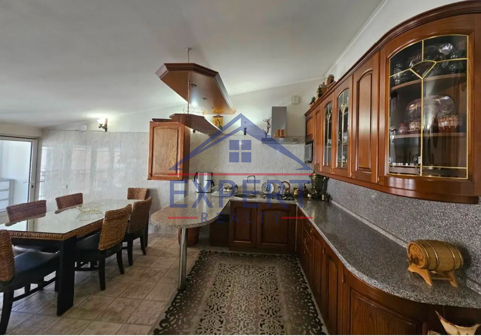 ԿԵՆՏՐՈՆ, ԱՐԱՄԻ ՓՈՂՈՑ    3 ՍԵՆՅԱԿ