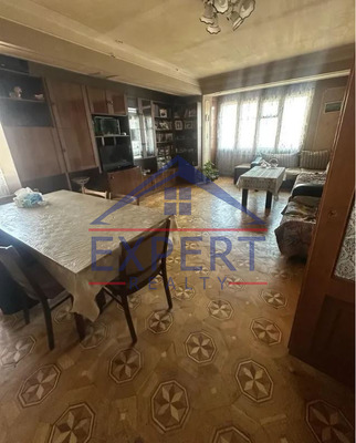 ԱՐԱԲԿԻՐ, ԱԴՈՆՑԻ ՓՈՂՈՑ, 3 ՍԵՆՅԱԿ