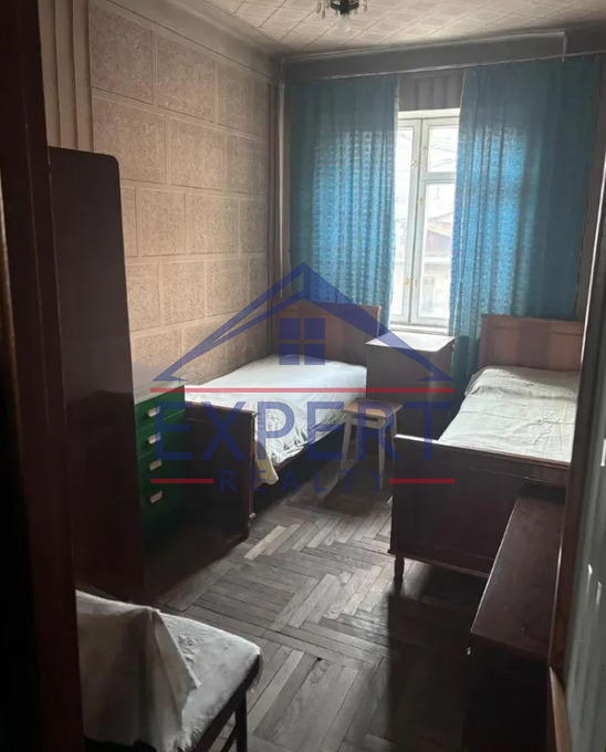 ԱՐԱԲԿԻՐ, ԱՂԲՅՈՒՐ ՍԵՐՈԲԻ ՓՈՂՈՑ, 3 ՍԵՆՅԱԿ