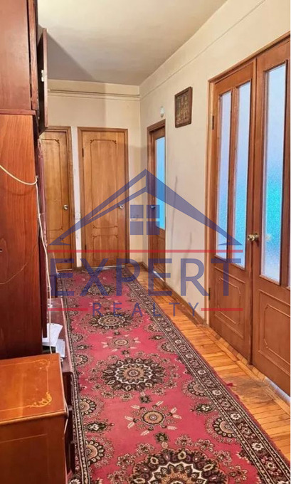 ԱՐԱԲԿԻՐ, ԿՈՄԻՏԱՍԻ ՊՈՂՈՏԱ, 3 ՍԵՆՅԱԿ