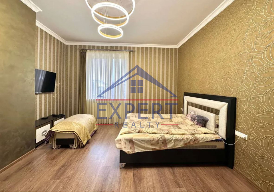 ԱՎԱՆ, ՊԱՐՈՒՅՐ ՍԵՎԱԿ ԹԱՂԱՄԱՍ, 8 ՍԵՆՅԱԿ