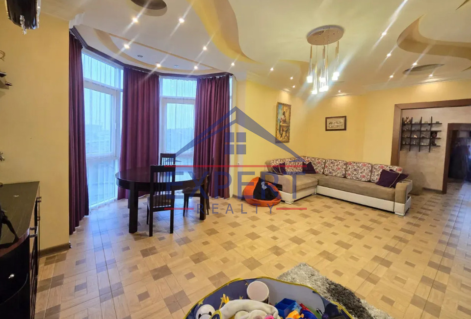 ԿԵՆՏՐՈՆ, ՁՈՐԱՓԻ ՓՈՂՈՑ, 3 ՍԵՆՅԱԿ