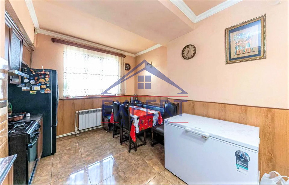ԿԵՆՏՐՈՆ, ՆԱՐ-ԴՈՍ ՓՈՂՈՑ, 3 ՍԵՆՅԱԿ