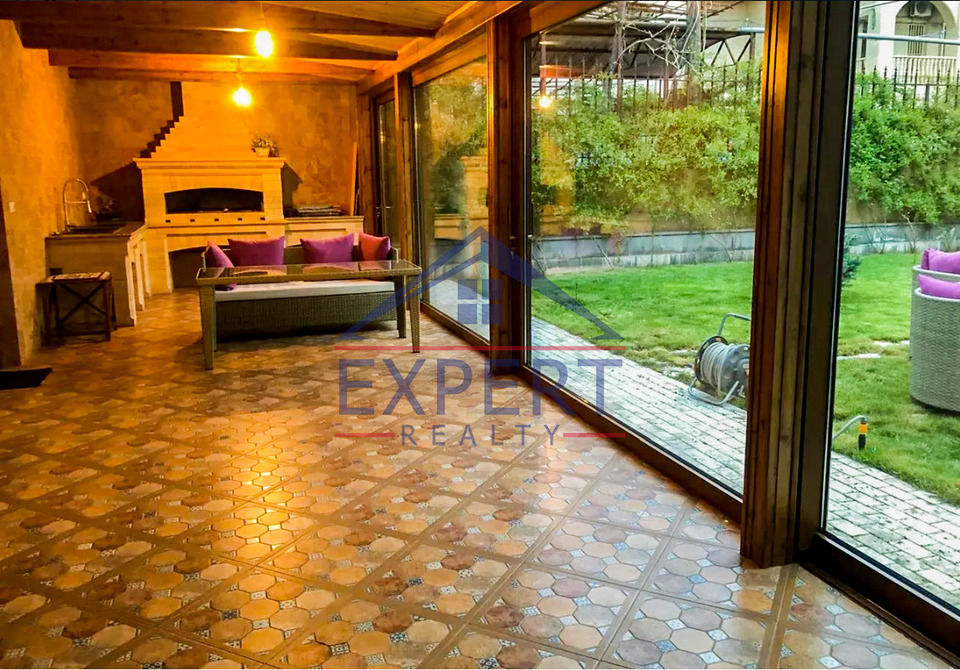 ԿԵՆՏՐՈՆ, ԹԱԴԵՎՈՍ ԱՎԴԱԼԲԵԳՅԱՆ ՓՈՂՈՑ, 6 ՍԵՆՅԱԿ