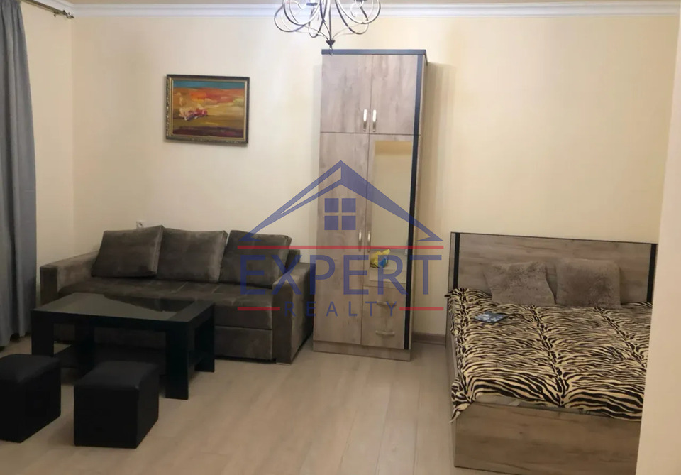 ՔԱՆԱՔԵՌ ԶԵՅԹՈՒՆ, ՊԱՐՈՒՅՐ ՍևԱԿ ՓՈՂՈՑ, 1 ՍԵՆՅԱԿ