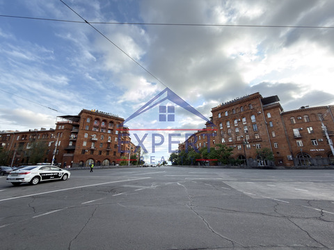 ԿԵՆՏՐՈՆ, ՄԱՇՏՈՑԻ ՊՈՂՈՏԱ, 3 ՍԵՆՅԱԿ