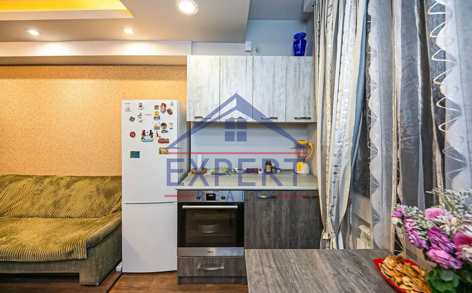 ԱՐԱԲԿԻՐ, ՎԻԿՏՈՐ ՀԱՄԲԱՐՁՈՒՄՅԱՆ, 2 ՍԵՆՅԱԿ