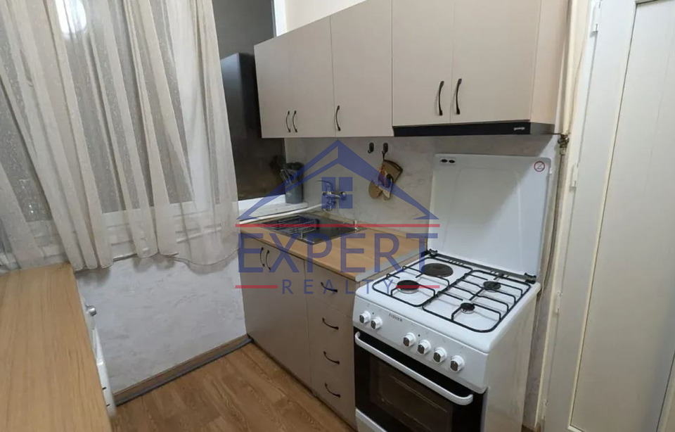 ԿԵՆՏՐՈՆ, ՊՈՒՇԿԻՆ ՓՈՂՈՑ   3 ՍԵՆՅԱԿ