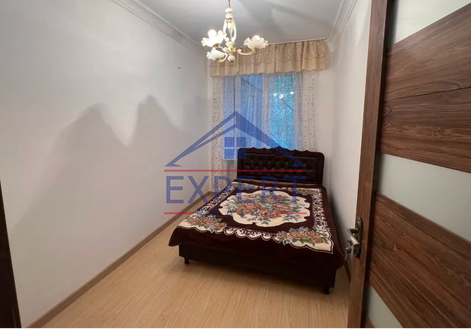 ՔԱՆԱՔԵՌ ԶԵՅԹՈՒՆ, ԴՐՈՅԻ ՓՈՂՈՑ, 2 ՍԵՆՅԱԿ