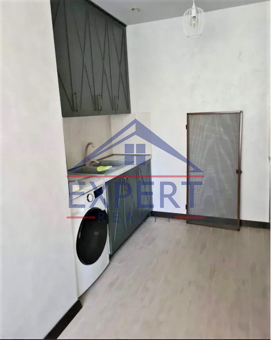 ԿԵՆՏՐՈՆ, ՄԱՇՏՈՑԻ ՊՈՂՈՏԱ, 3 ՍԵՆՅԱԿ