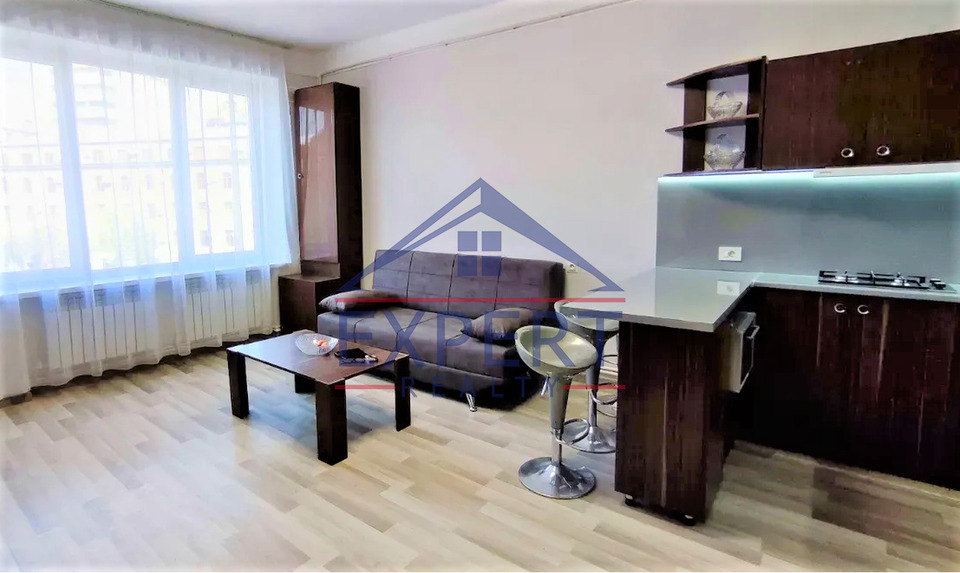 ԿԵՆՏՐՈՆ, ՉԱՐԵՆՑԻ ՓՈՂՈՑ, 2 ՍԵՆՅԱԿ