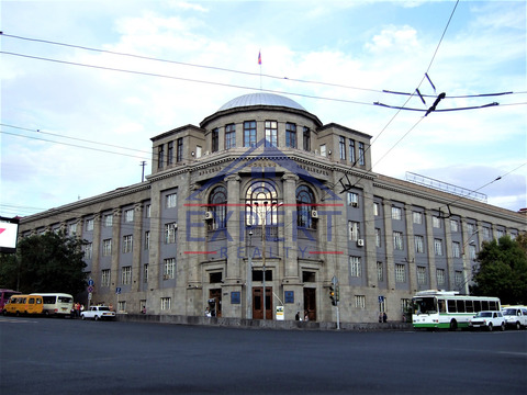 ԿԵՆՏՐՈՆ, ՀԵՐԱՑԻ ՓՈՂՈՑ, 3 ՍԵՆՅԱԿ