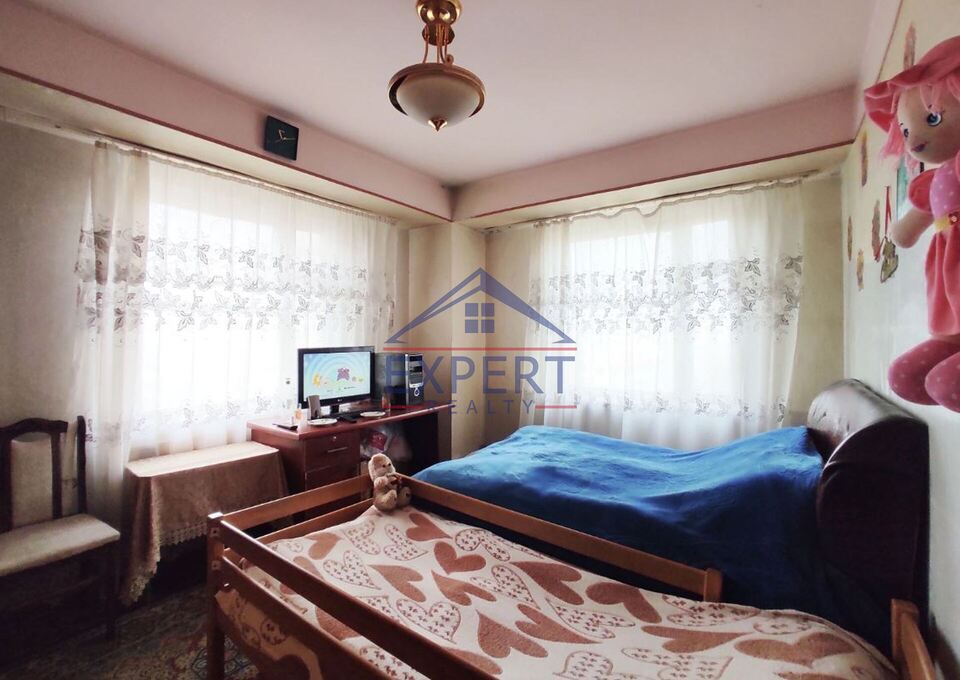 ԱՐԱԲԿԻՐ, ԱՎԵՏ ԱՎԵՏԻՍՅԱՆ 4 ՍԵՆՅԱԿ