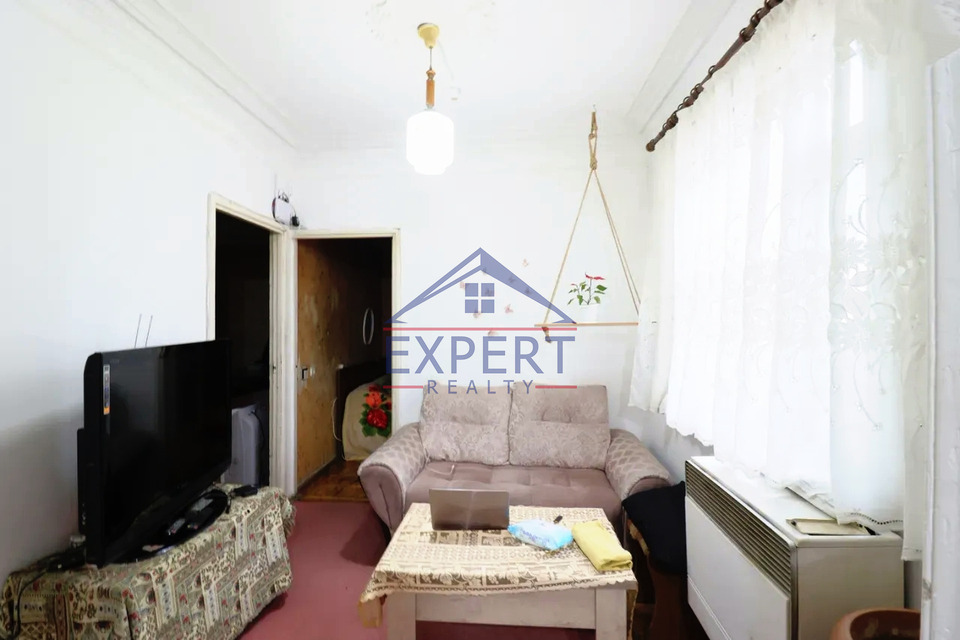 ԱՐԱԲԿԻՐ, ԴԱՎԻԹ ՀՈՎՀԱՆՆԵՍԻ ՓՈՂՈՑ, 4 ՍԵՆՅԱԿ