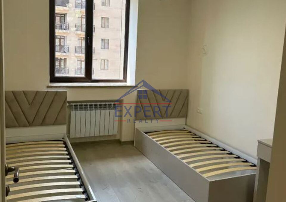 ԴԱՎԹԱՇԵՆ, ՄԻԿՈՅԱՆ ՓՈՂՈՑ, 3 ՍԵՆՅԱԿ