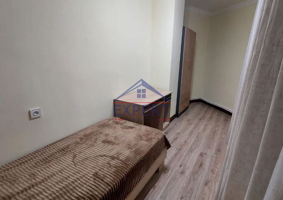 ԿԵՆՏՐՈՆ, ԵՐՎԱՆԴ ՔՈՉԱՐ ՓՈՂՈՑ, 3 ՍԵՆՅԱԿ