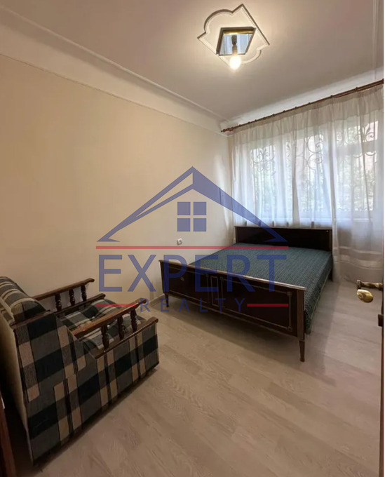 ՔԱՆԱՔԵՌ ԶԵՅԹՈՒՆ, ԴԱՎԻԹ ԱՆՀԱՂԹԻ ՓՈՂՈՑ, 3 ՍԵՆՅԱԿ