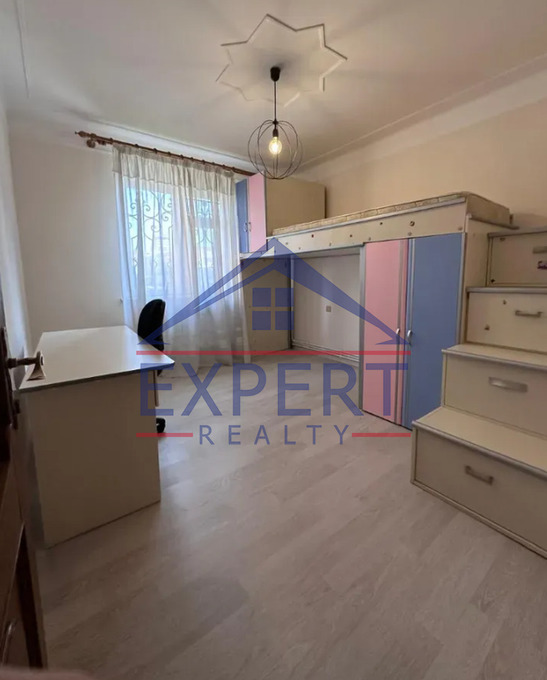ՔԱՆԱՔԵՌ ԶԵՅԹՈՒՆ, ԴԱՎԻԹ ԱՆՀԱՂԹԻ ՓՈՂՈՑ, 3 ՍԵՆՅԱԿ