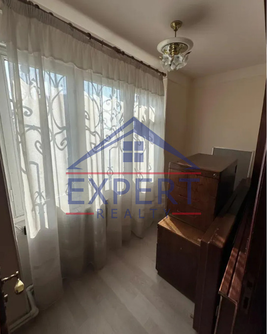 ՔԱՆԱՔԵՌ ԶԵՅԹՈՒՆ, ԴԱՎԻԹ ԱՆՀԱՂԹԻ ՓՈՂՈՑ, 3 ՍԵՆՅԱԿ