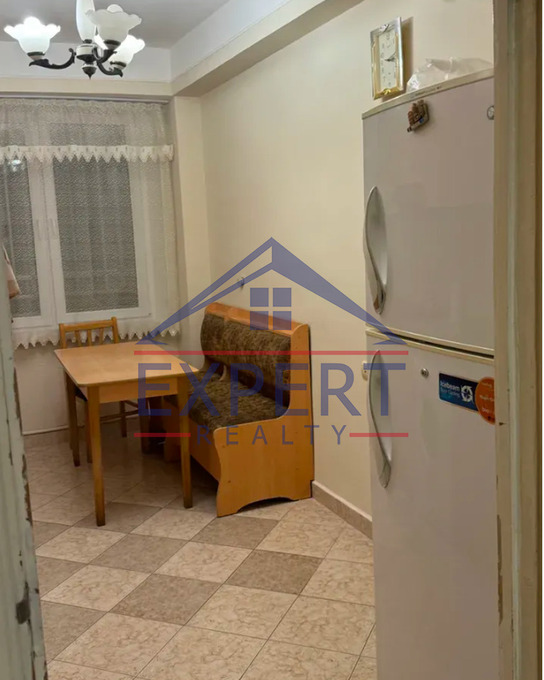 ԿԵՆՏՐՈՆ, ՍԻՄՈՆ ՎՐԱՑՅԱՆ ՓՈՂՈՑ, 3 ՍԵՆՅԱԿ