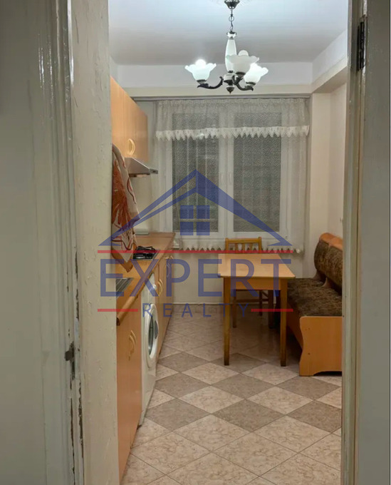 ԿԵՆՏՐՈՆ, ՍԻՄՈՆ ՎՐԱՑՅԱՆ ՓՈՂՈՑ, 3 ՍԵՆՅԱԿ
