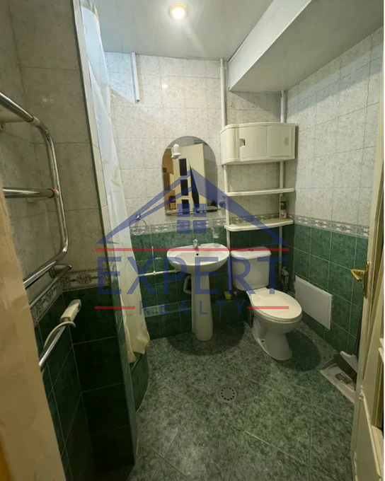 ԿԵՆՏՐՈՆ, ՍԻՄՈՆ ՎՐԱՑՅԱՆ ՓՈՂՈՑ, 3 ՍԵՆՅԱԿ
