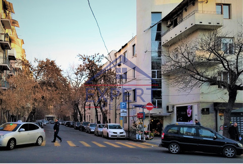 ԿԵՆՏՐՈՆ, ՏՊԱԳՐԻՉՆԵՐԻ ՓՈՂՈՑ, 4 ՍԵՆՅԱԿ
