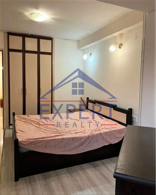 ԿԵՆՏՐՈՆ, ՊՈՒՇԿԻՆ ՓՈՂՈՑ, 3 ՍԵՆՅԱԿ