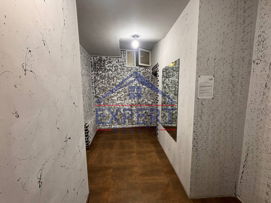 ԿԵՆՏՐՈՆ, ԲԱՂՐԱՄՅԱՆ ՊՈՂՈՏԱ, 5 ՍԵՆՅԱԿ