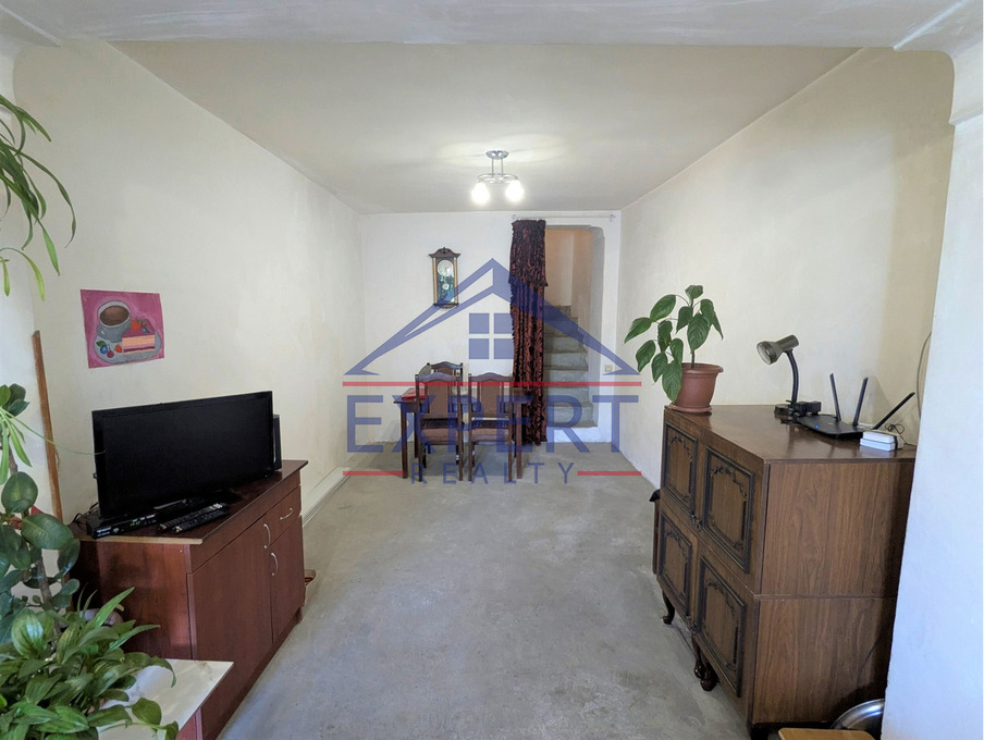 ԱՎԱՆ, ԱՃԱՌՅԱՆ ՓՈՂՈՑ, 3 ՍԵՆՅԱԿ