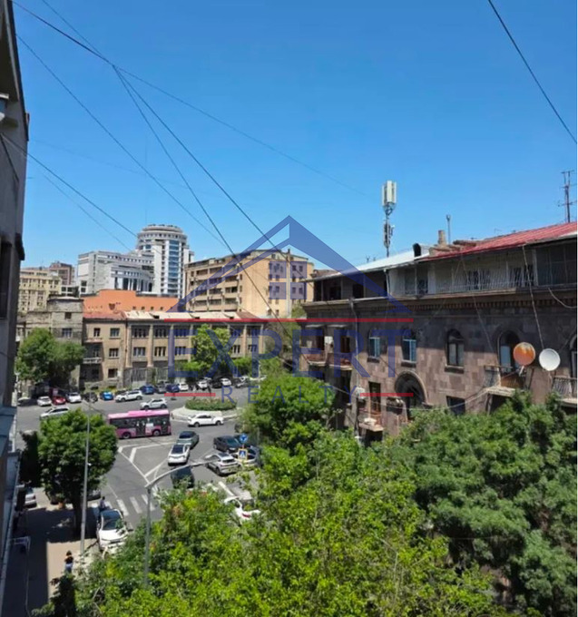 ԿԵՆՏՐՈՆ, ՎԱՐԴԱՆԱՆՑ ՓՈՂՈՑ, 1 ՍԵՆՅԱԿ
