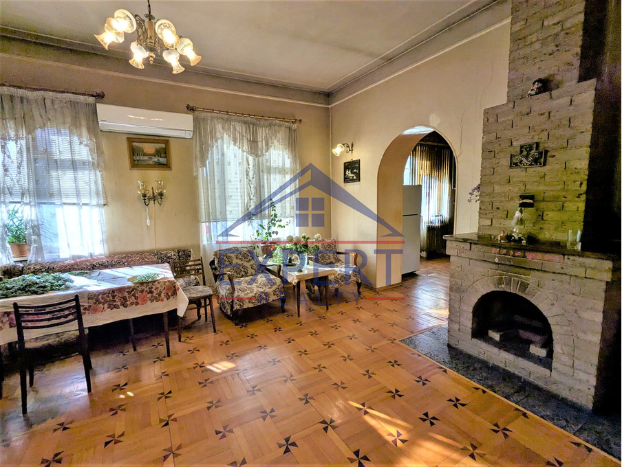 ԿԵՆՏՐՈՆ, ՄԱՇՏՈՑԻ ՊՈՂՈՏԱ, 4 ՍԵՆՅԱԿ