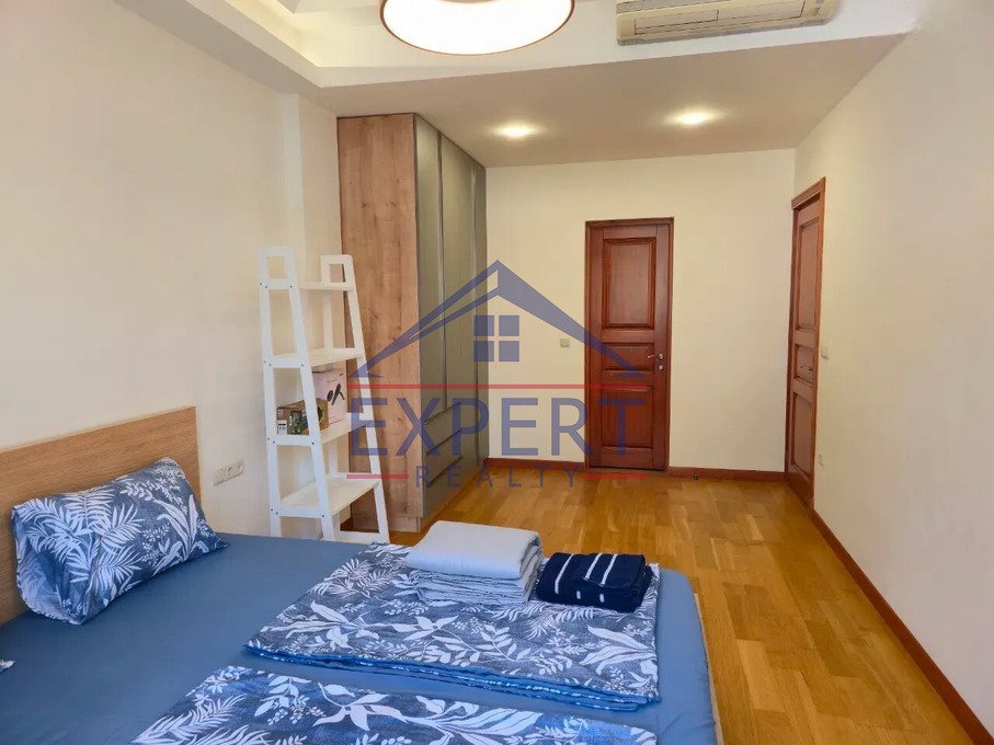 ԿԵՆՏՐՈՆ, ՎԵՐԻՆ ԱՆՏԱՌԱՅԻ ՓՈՂՈՑ, 3 ՍԵՆՅԱԿ