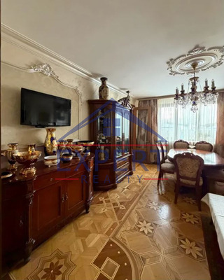 ԱՋԱՓՆՅԱԿ, ԷՍՏՈՆԱԿԱՆ ՓՈՂՈՑ, 3 ՍԵՆՅԱԿ