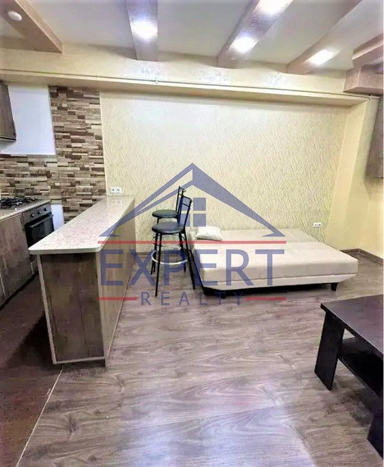 ԿԵՆՏՐՈՆ, ՏԻԳՐԱՆ ՄԵԾԻ ՊՈՂՈՏԱ, 2 ՍԵՆՅԱԿ