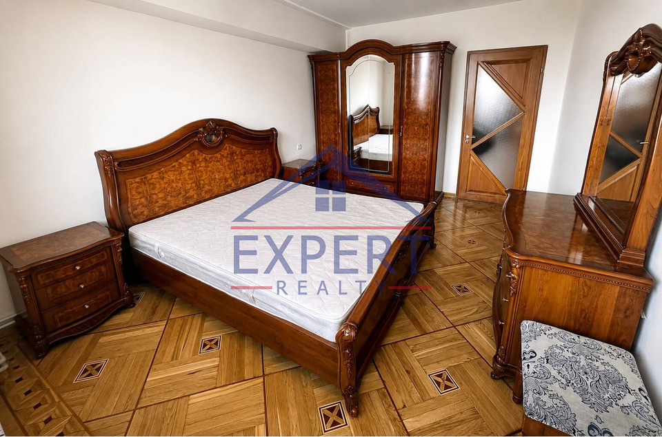 ԿԵՆՏՐՈՆ, ԵԶՆԻԿ ԿՈՂԲԱՑԻ ՓՈՂՈՑ, 2 ՍԵՆՅԱԿ