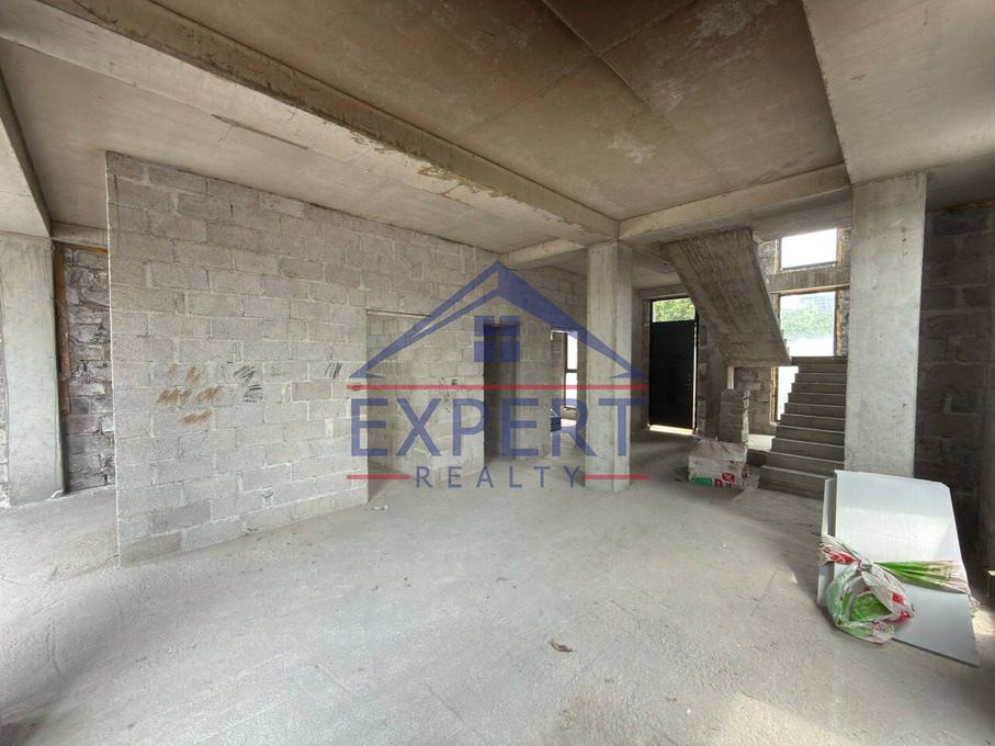ՔԱՆԱՔԵՌ-ԶԵՅԹՈՒՆ, ՖԱՆԱՐՋՅԱՆ ՓՈՂՈՑ, 4 ՍԵՆՅԱԿ