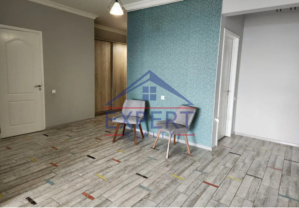 ՔԱՆԱՔԵՌ-ԶԵՅԹՈՒՆ, ՊԱՐՈՒՅՐ ՍԵՎԱԿԻ ՓՈՂՈՑ, 3 ՍԵՆՅԱԿ