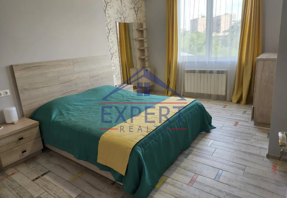 ՔԱՆԱՔԵՌ-ԶԵՅԹՈՒՆ, ՊԱՐՈՒՅՐ ՍԵՎԱԿԻ ՓՈՂՈՑ, 3 ՍԵՆՅԱԿ