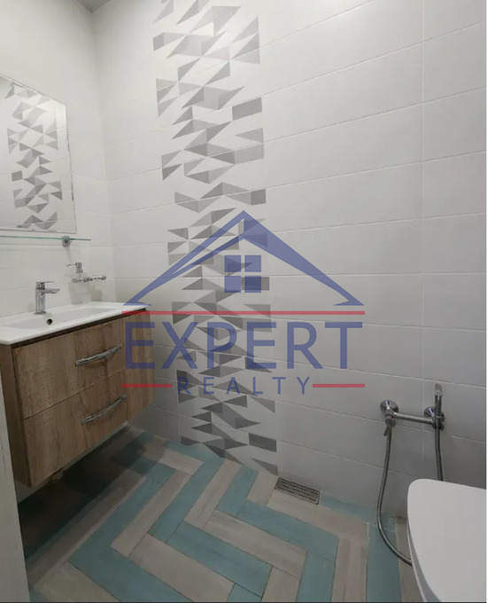 ՔԱՆԱՔԵՌ-ԶԵՅԹՈՒՆ, ՊԱՐՈՒՅՐ ՍԵՎԱԿԻ ՓՈՂՈՑ, 3 ՍԵՆՅԱԿ