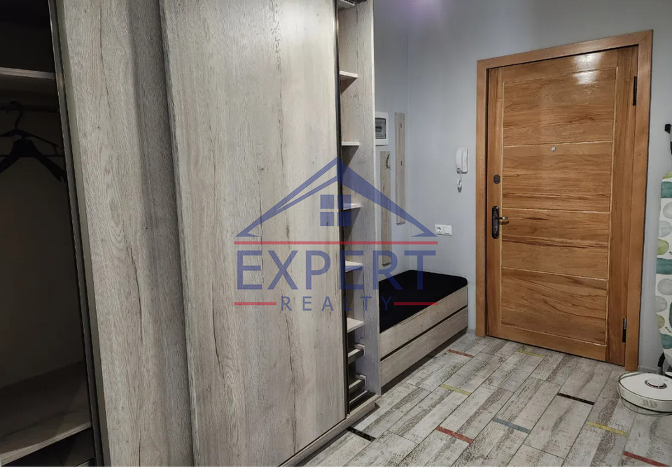 ՔԱՆԱՔԵՌ-ԶԵՅԹՈՒՆ, ՊԱՐՈՒՅՐ ՍԵՎԱԿԻ ՓՈՂՈՑ, 3 ՍԵՆՅԱԿ