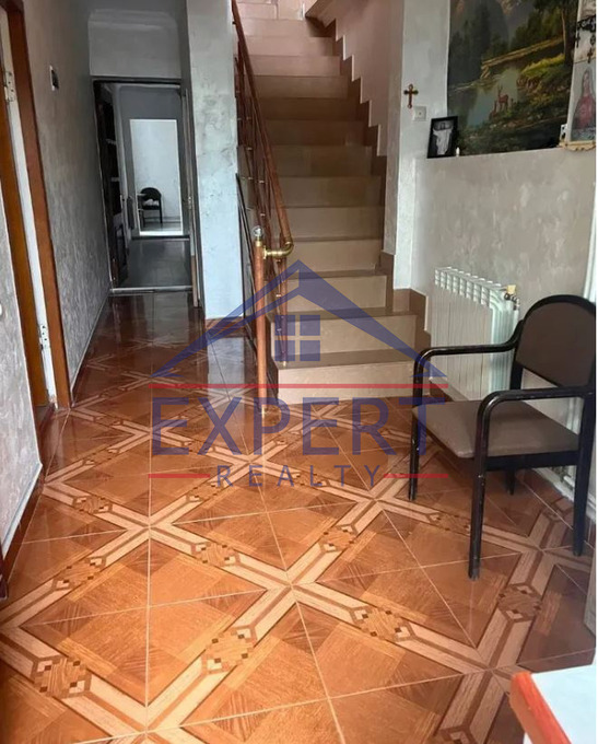 ՔԱՆԱՔԵՌ-ԶԵՅԹՈՒՆ, ԴՐՈՅԻ ՓՈՂՈՑ, 5 ՍԵՆՅԱԿ