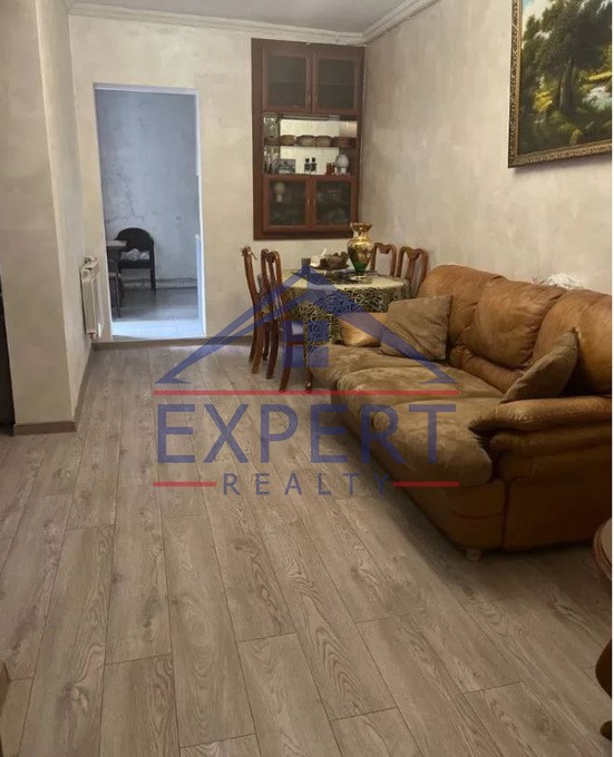 ՔԱՆԱՔԵՌ-ԶԵՅԹՈՒՆ, ԴՐՈՅԻ ՓՈՂՈՑ, 5 ՍԵՆՅԱԿ