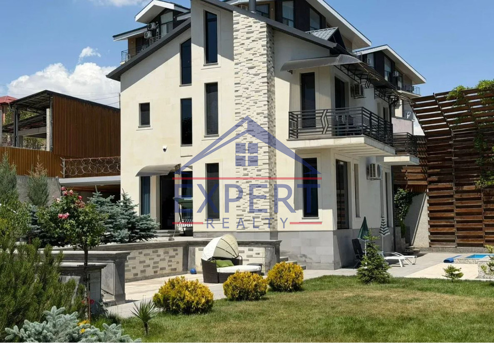 ԱՎԱՆ, ՄՀԵՐ ՄԿՐՏՉՅԱՆ ՓՈՂՈՑ 8+ ՍԵՆՅԱԿ