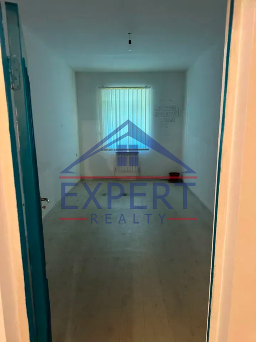 ԿԵՆՏՐՈՆ, ԼԵՌ ԿԱՄՍԱՐ ՓՈՂՈՑ, 180քմ
